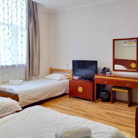 Milky Way Hotel Budapest Esterno foto