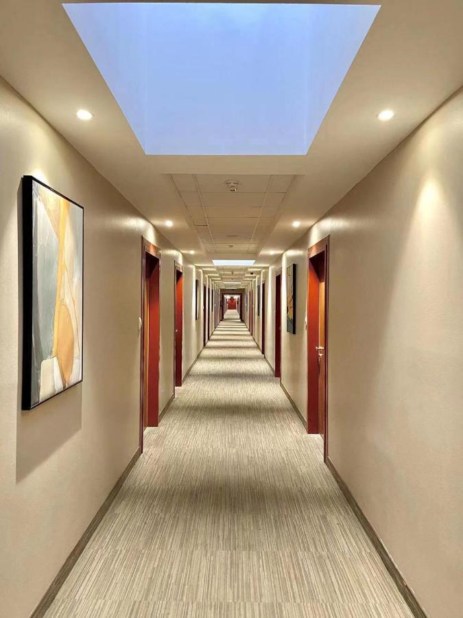 Milky Way Hotel Budapest Esterno foto