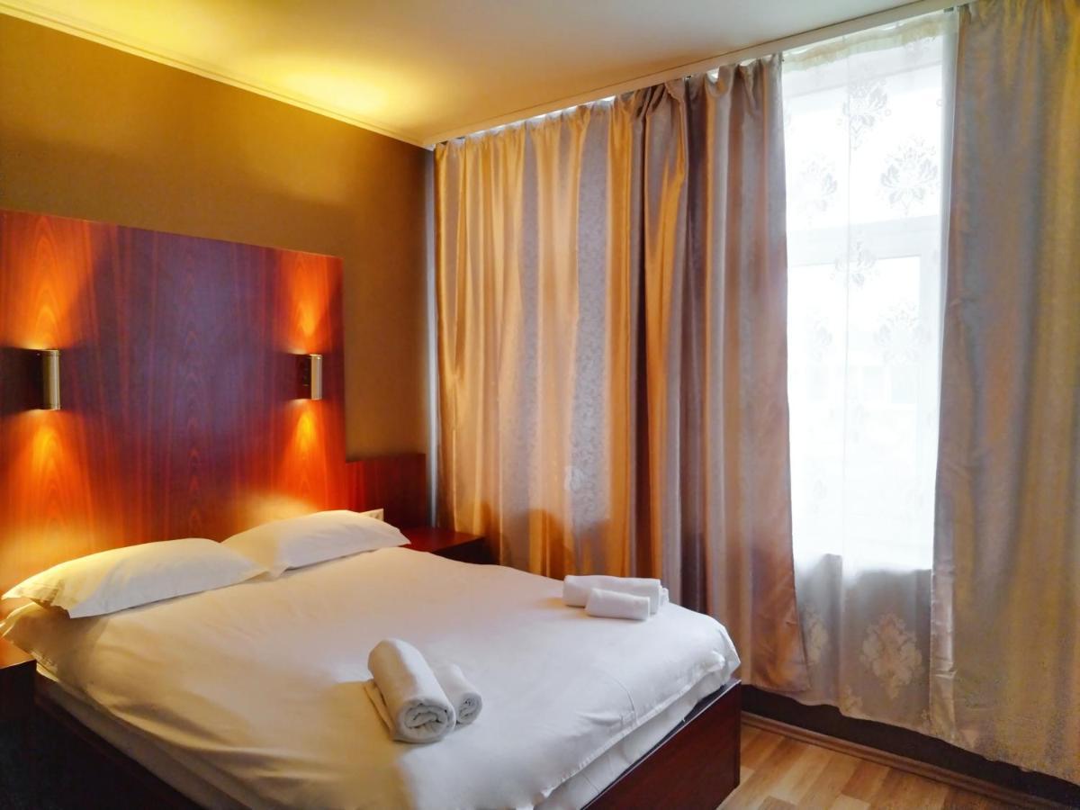 Milky Way Hotel Budapest Esterno foto